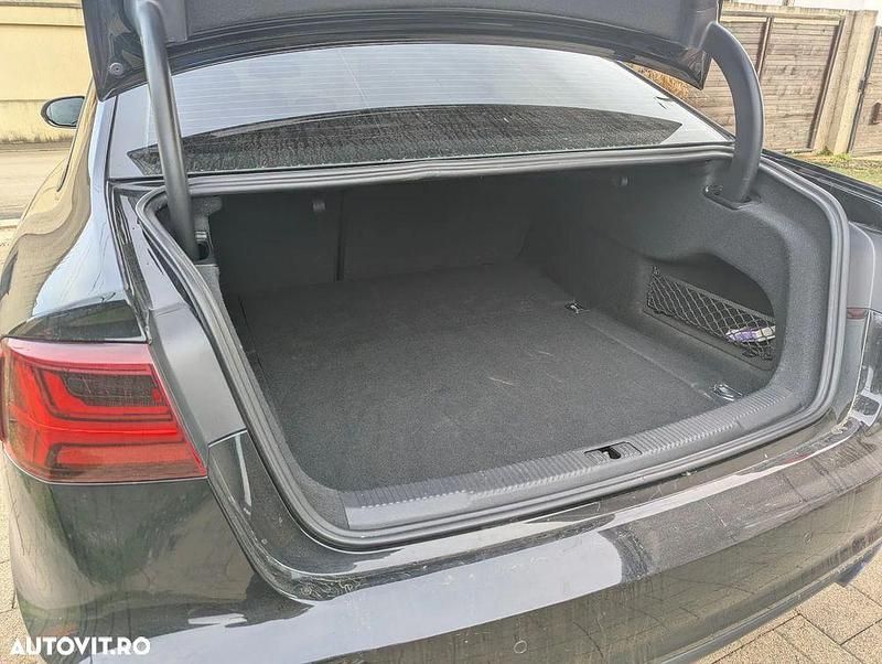 Second-hand Audi A6 S-Line 218 CP (160 kW) 2017 Culoarenegru Berlinǎ