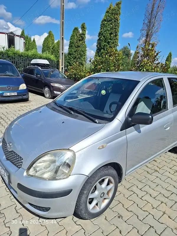 Utilizat 2005 Toyota Yaris Hatchback | 1.700 EUR - Imagine 1/4