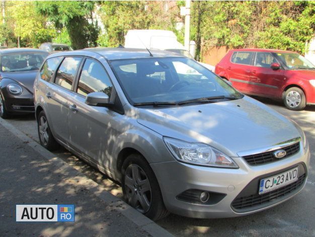Argintiu Utilizat 2008 Ford Focus Break | 3.300 EUR (Puțin scump) - Imagine 1/4