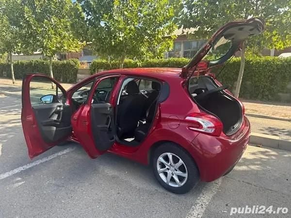 Second-hand Peugeot 208 68 CP (50 kW) 2013 Hatchback