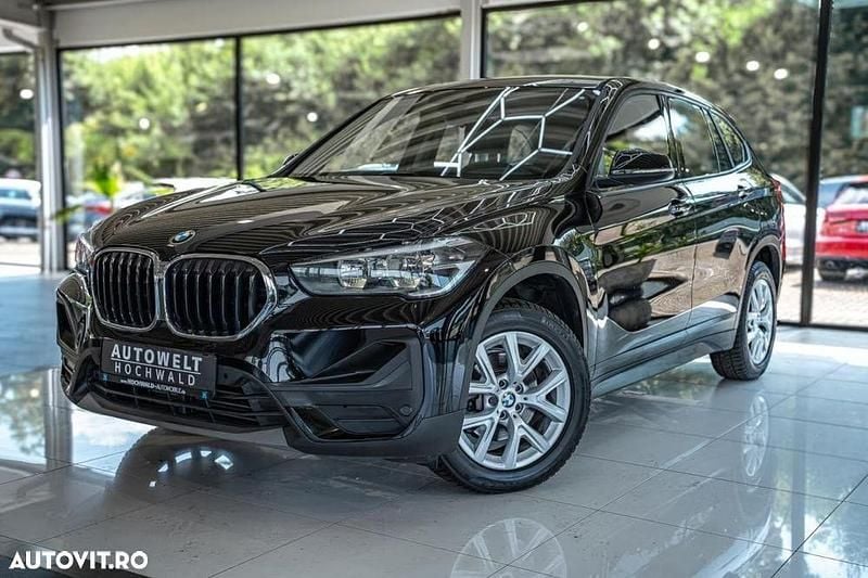 Culoarenegru Utilizat 2021 BMW X1 Advantage SUV | 16.350 EUR (Super Preț) - Imagine 1/4