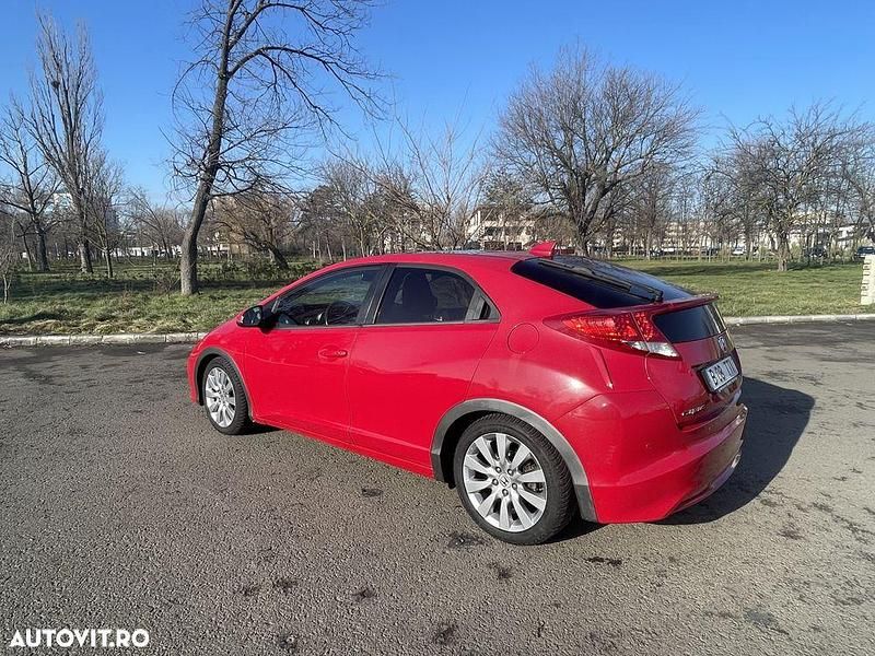Culoarerosu Utilizat 2013 Honda Civic Berlinǎ | 8.500 EUR (Preț OK) - Imagine 1/4