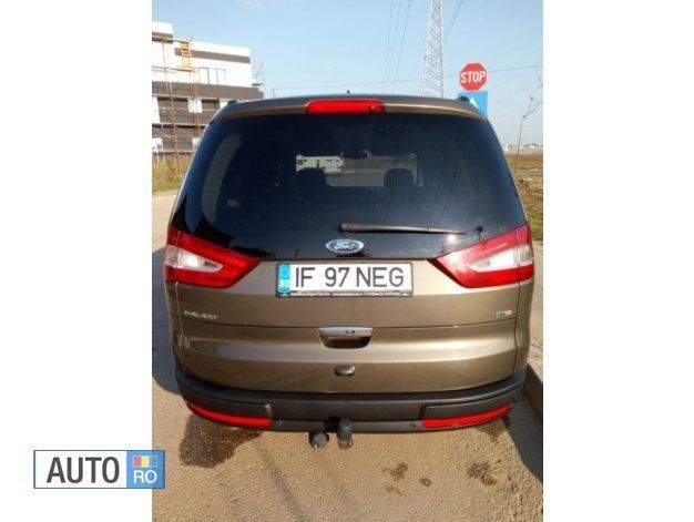 Verde Utilizat 2010 Ford Galaxy Monovolum | 6.999 EUR (Preț bun) - Imagine 1/4