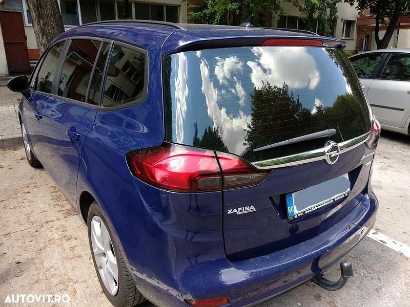 Second-hand Opel Zafira Tourer Edition 130 CP (95 kW) 2013 Culoarealbastru Monovolum