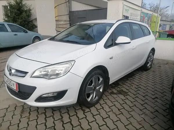 Utilizat 2011 Opel Astra Break | 2.690 EUR (Preț OK) - Imagine 1/4