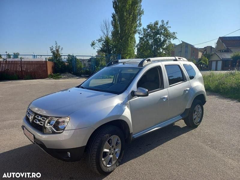 Argint Utilizat 2017 Dacia Duster SUV | 9.990 EUR (Preț bun) - Imagine 1/4