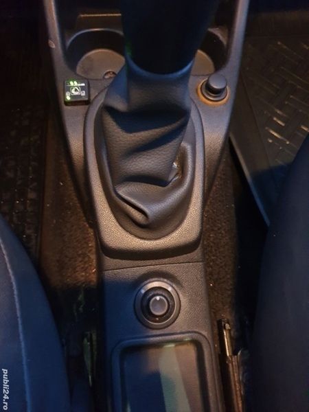 Second-hand Dacia Sandero 55 CP (40 kW) 2008 Rosu Hatchback