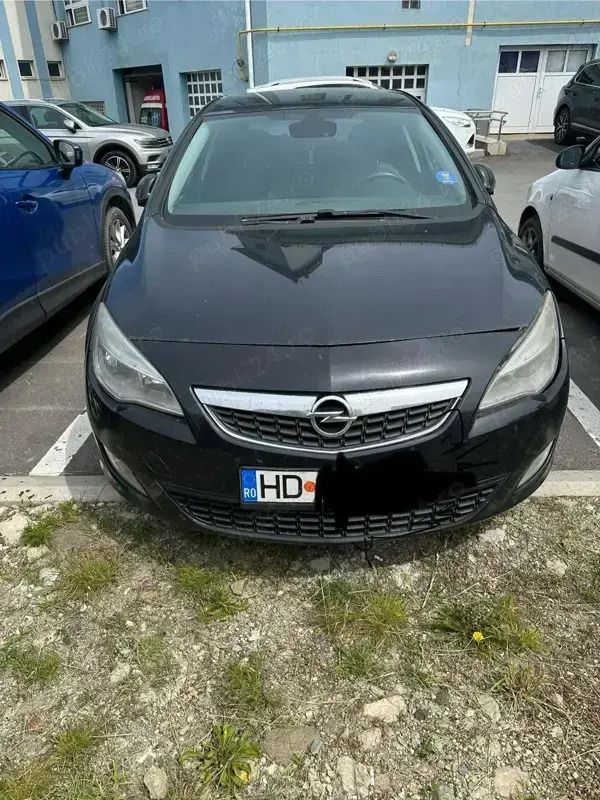 Second-hand Opel Astra 125 CP (91 kW) 2011 Hatchback