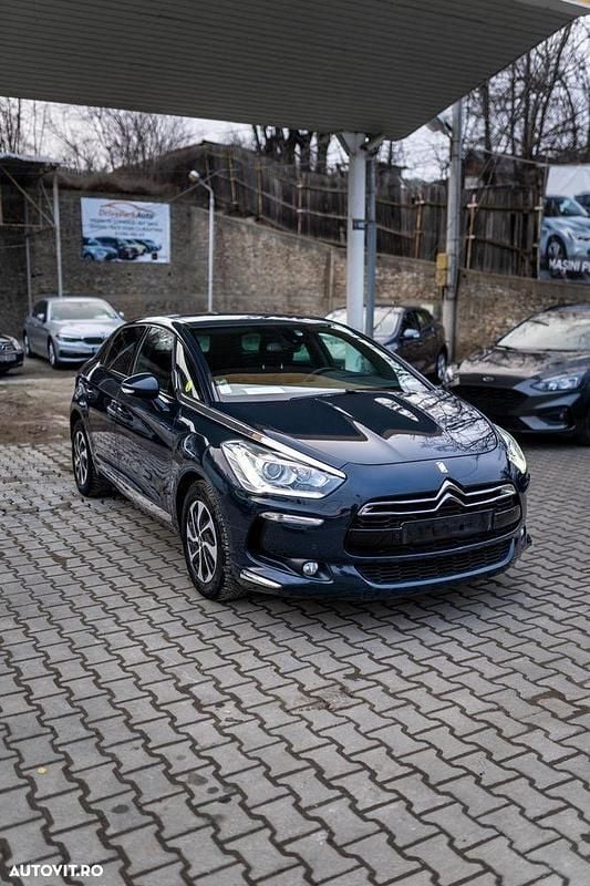 Second-hand Citroën DS5 Chic 116 CP (85 kW) 2013 Culoarealbastru Hatchback