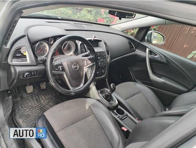 Second-hand Opel Astra 125 CP (91 kW) 2011 Gri Hatchback