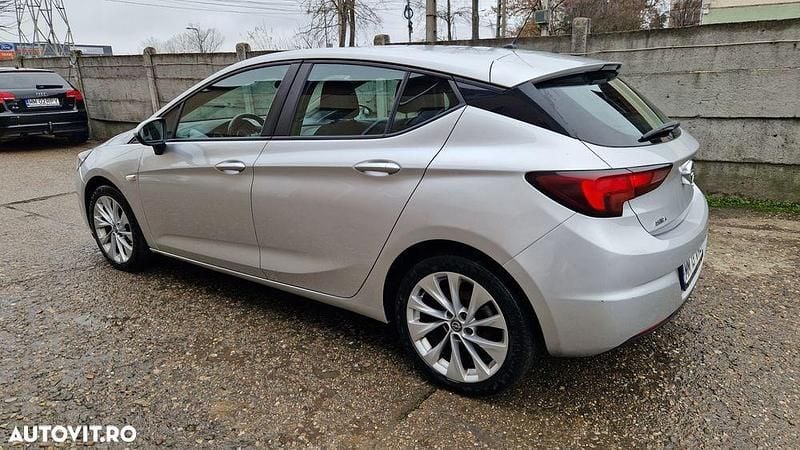 Second-hand Opel Astra Enjoy 110 CP (80 kW) 2016 Culoaregri Hatchback