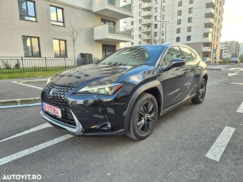 Second-hand Lexus UX 250h Business Edition 184 CP (135 kW) 2022 Culoarenegru SUV
