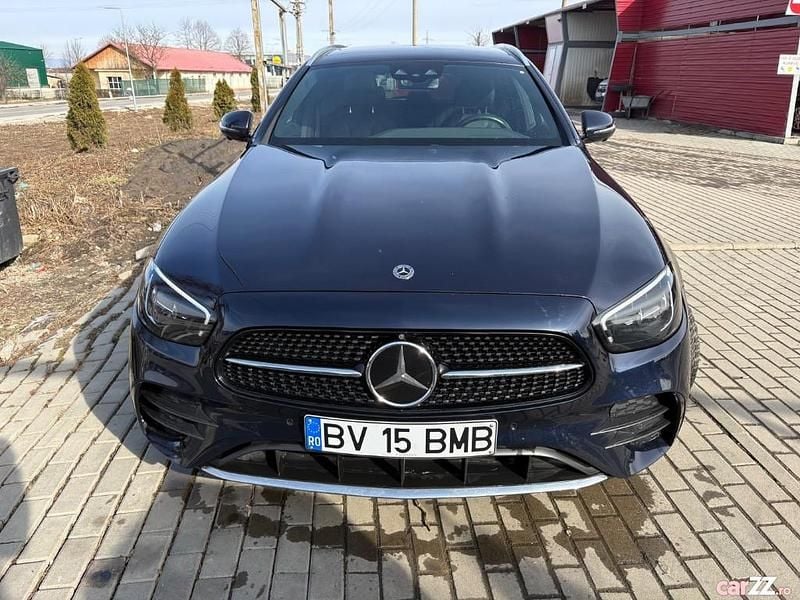 Second-hand Mercedes E300 320 CP (235 kW) 2022 Albastru Berlinǎ