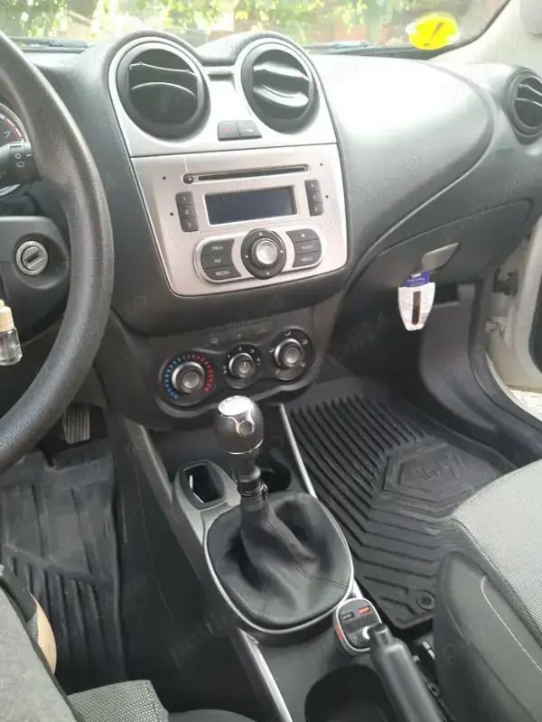 Alb Utilizat 2011 Alfa Romeo MiTo Hatchback | 3.850 EUR - Imagine 1/4