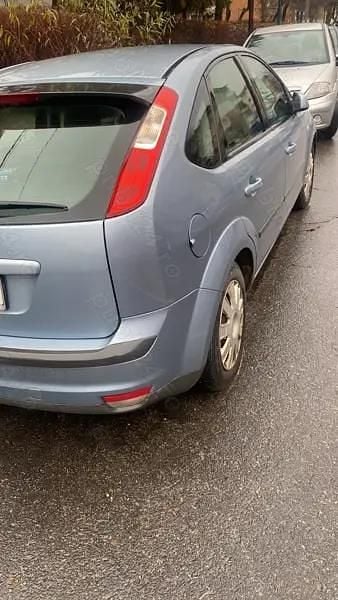 Second-hand 2006 Ford Focus Berlinǎ | 1.100 EUR (Preț bun) - Imagine 1/4