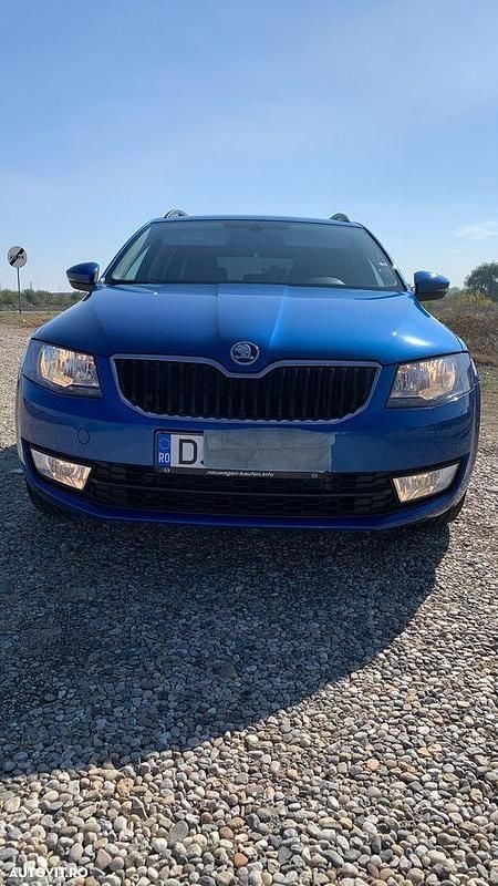 Culoarealbastru Utilizat 2014 Skoda Octavia Style Break | 5.990 EUR (Preț bun) - Imagine 1/4