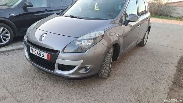 Gri Utilizat 2011 Renault Scénic III Monovolum | 3.800 EUR (Preț bun) - Imagine 1/4
