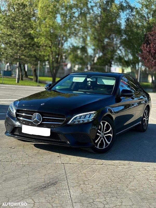 Second-hand Mercedes C200 Avantgarde 150 CP (110 kW) 2019 Culoarenegru Berlinǎ