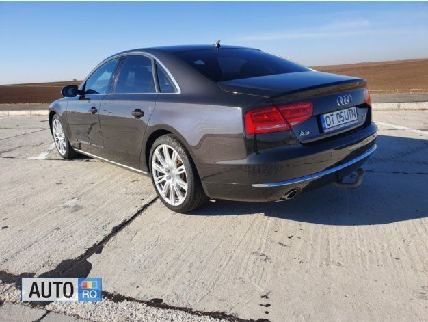 Negru Utilizat 2011 Audi A8 Comfort Berlinǎ | 17.900 EUR (Preț OK) - Imagine 1/3