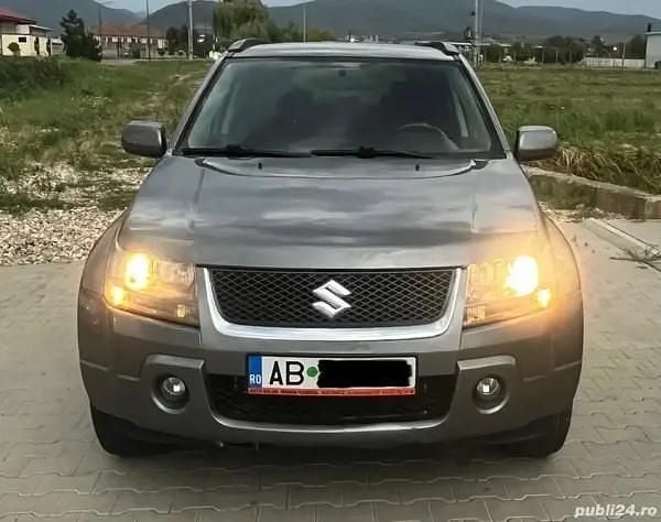 Gri Utilizat 2007 Suzuki Grand Vitara SUV | 5.300 EUR (Puțin scump) - Imagine 1/4