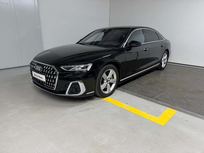 Negru metalic Utilizat 2022 Audi A8L Berlinǎ | 64.900 EUR - Imagine 1/4