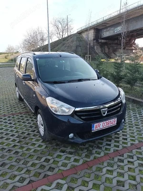 Second-hand 2013 Dacia Lodgy Monovolum | 4.150 EUR (Preț bun) - Imagine 1/4