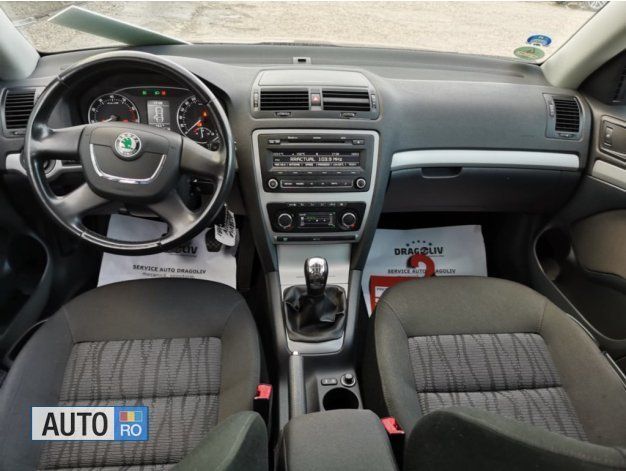 Rosu Utilizat 2010 Skoda Octavia Break | 4.799 EUR (Preț OK) - Imagine 1/4