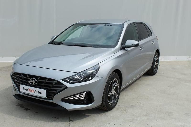 Gri deschis metalic Utilizat 2021 Hyundai i30 Trend Break | 13.990 EUR (Puțin scump) - Imagine 1/4
