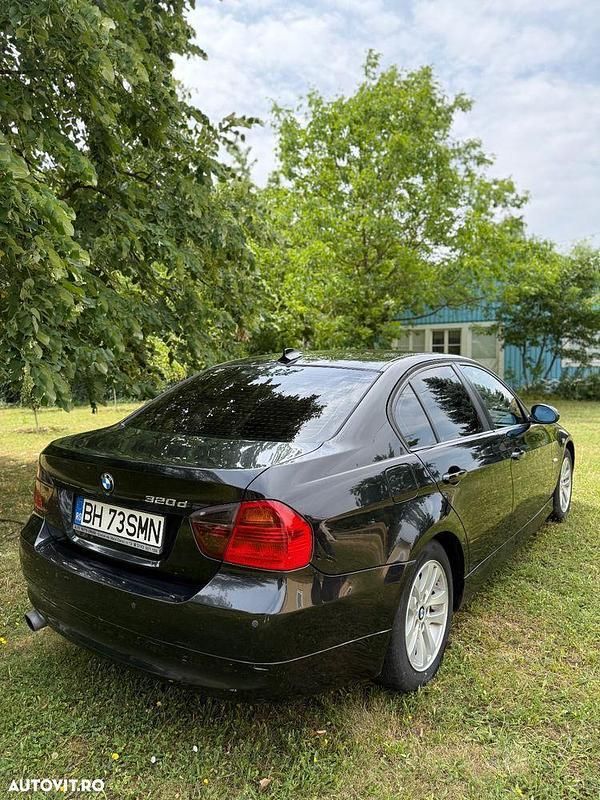 Negru Utilizat 2007 BMW 320 Berlinǎ | 4.600 EUR (Preț OK) - Imagine 1/4