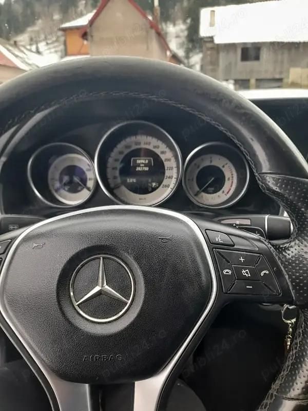 Second-hand Mercedes E250 204 CP (150 kW) 2014 Berlinǎ