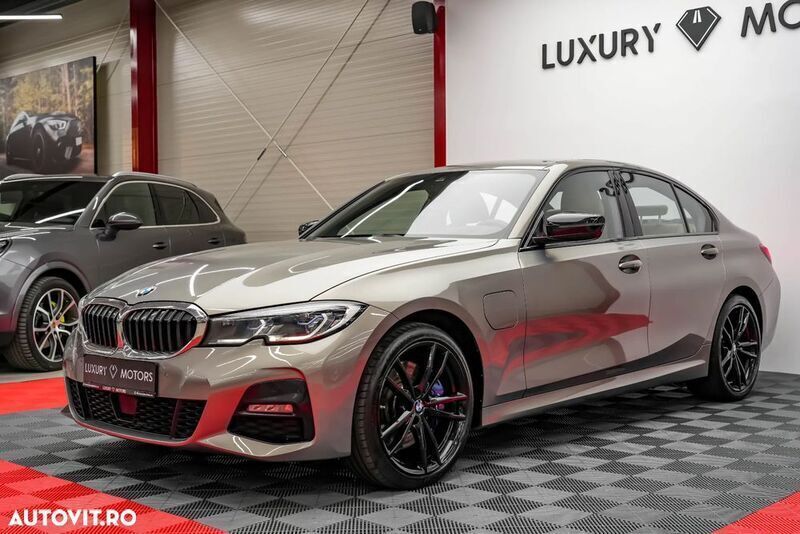 Gri Utilizat 2020 BMW 330e M Sport Berlinǎ | 26.620 EUR (Preț OK) - Imagine 1/4