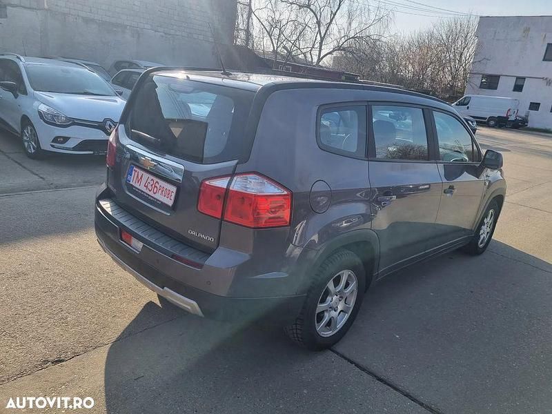 Second-hand Chevrolet Orlando LT 131 CP (96 kW) 2012 Gri Monovolum