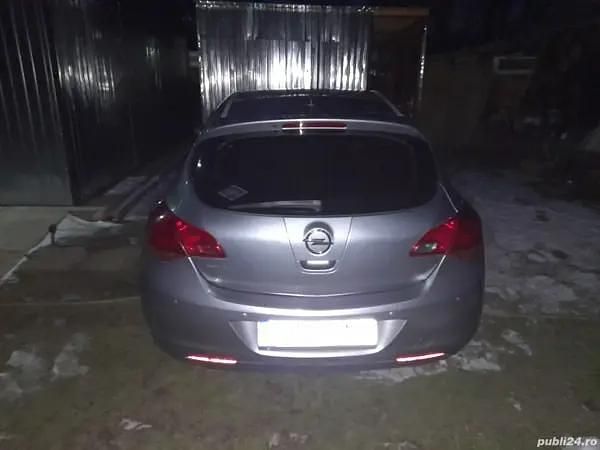 Second-hand Opel Astra 101 CP (74 kW) 2011 Hatchback