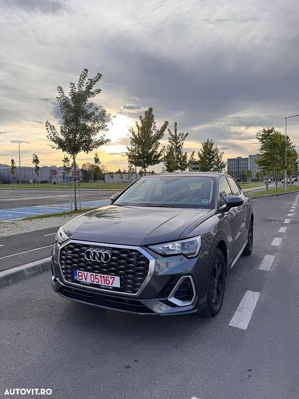 Gri Utilizat 2023 Audi Q3 Sportback S-Line SUV | 39.500 EUR - Imagine 1/4