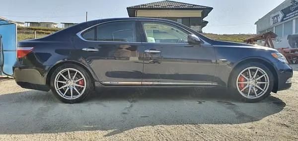 Second-hand Lexus LS600 445 CP (327 kW) 2008 Berlinǎ