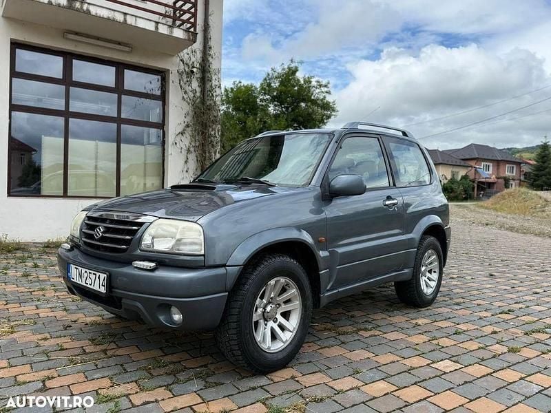 Gri Utilizat 2005 Suzuki Grand Vitara Comfort SUV | 4.400 EUR (Preț OK) - Imagine 1/4