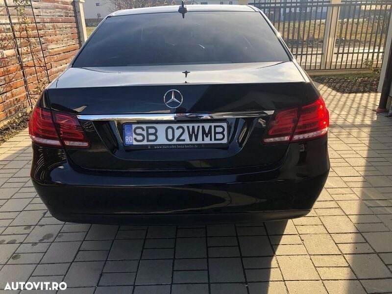 Negru Utilizat 2015 Mercedes E200 Berlinǎ | 10.890 EUR (Super Preț) - Imagine 1/4