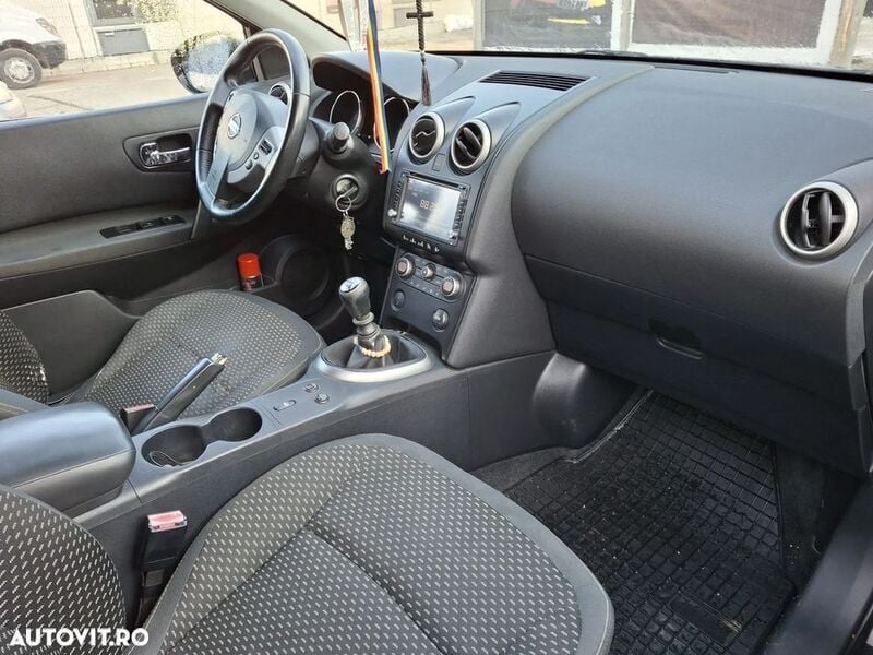 Maro Utilizat 2007 Nissan Qashqai Tekna SUV | 6.900 EUR (Scump) - Imagine 1/4