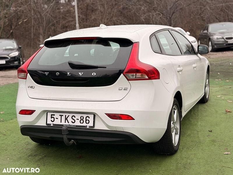 Second-hand Volvo V40 115 CP (84 kW) 2014 Culoarealb