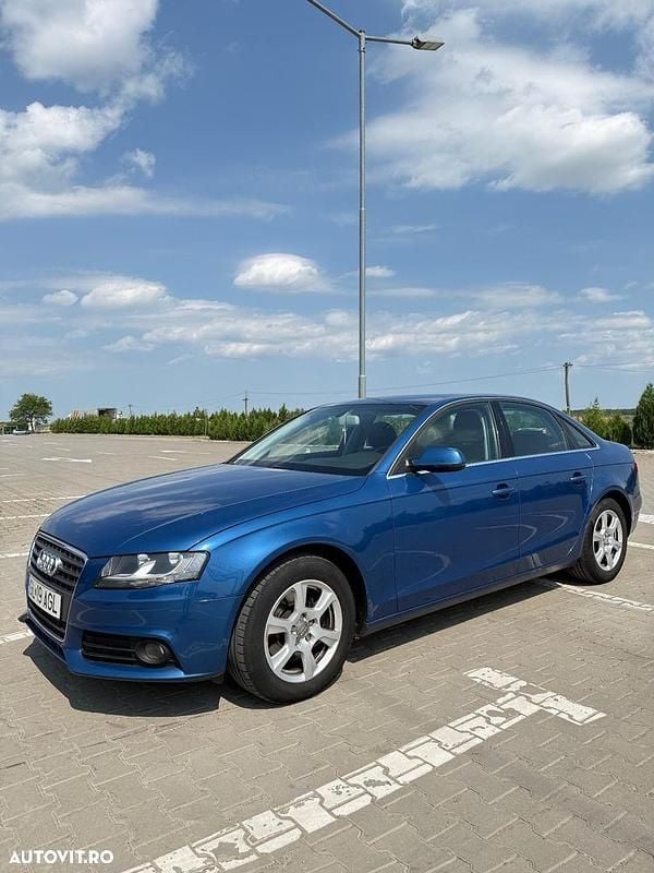 Second-hand Audi A4 120 CP (88 kW) 2010 Albastru Berlinǎ