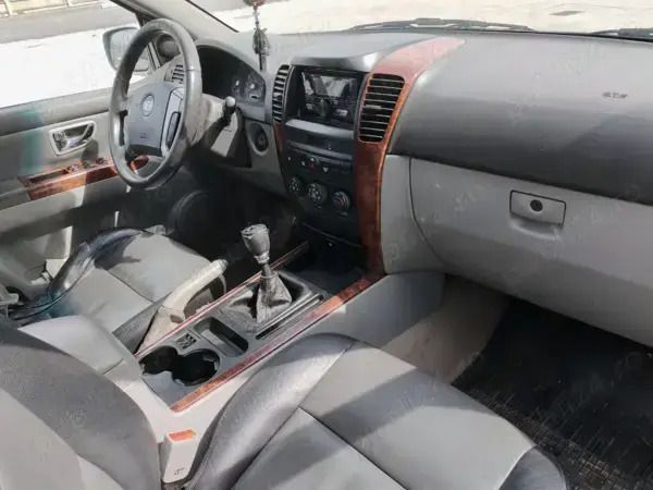 Utilizat 2004 Kia Sorento 2 SUV | 2.550 EUR (Preț OK) - Imagine 1/4