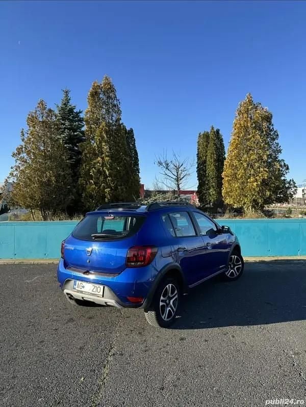 Second-hand Dacia Sandero Celebration 90 CP (66 kW) 2020 Albastru Hatchback