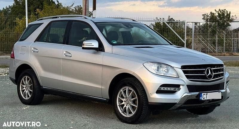 Culoareargint Utilizat 2014 Mercedes ML350 SUV | 12.300 EUR - Imagine 1/4