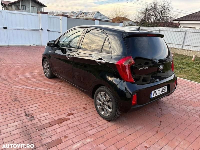 Second-hand Kia Picanto 66 CP (48 kW) 2016 Culoarenegru Hatchback