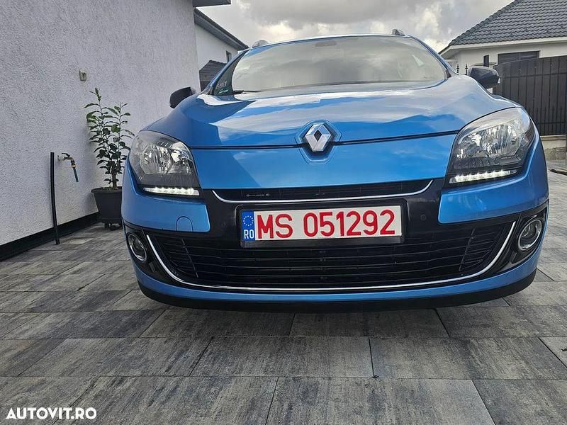 Culoarealbastru Utilizat 2012 Renault Mégane GrandTour Bose Edition Break | 5.999 EUR (Preț OK) - Imagine 1/4