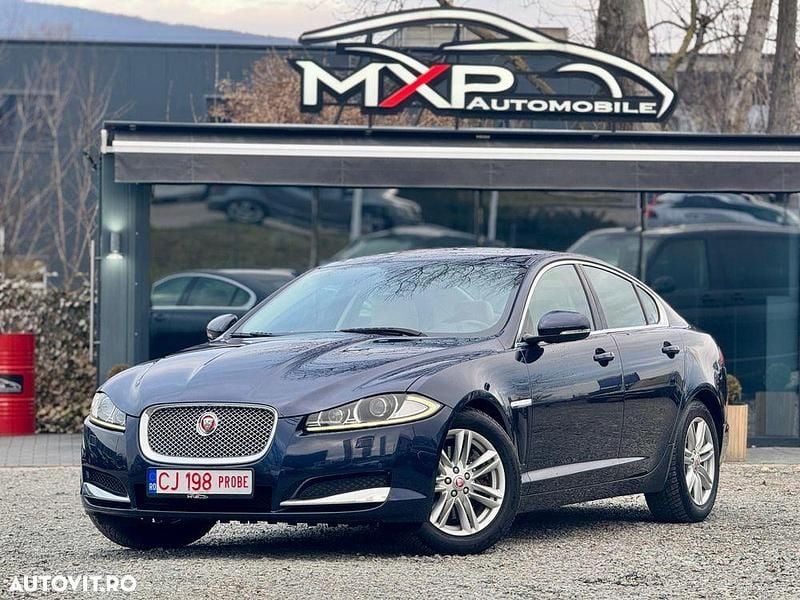 Second-hand Jaguar XF 163 CP (119 kW) 2014 Albastru Berlinǎ