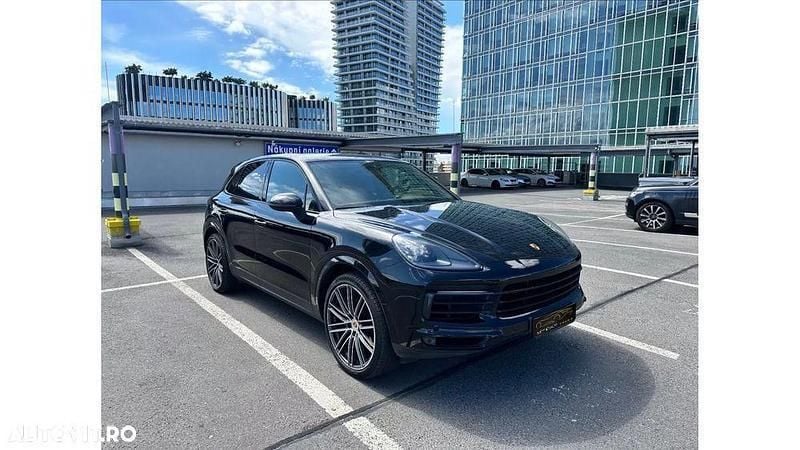 Negru Utilizat 2019 Porsche Cayenne SUV | 57.780 EUR (Preț OK) - Imagine 1/4