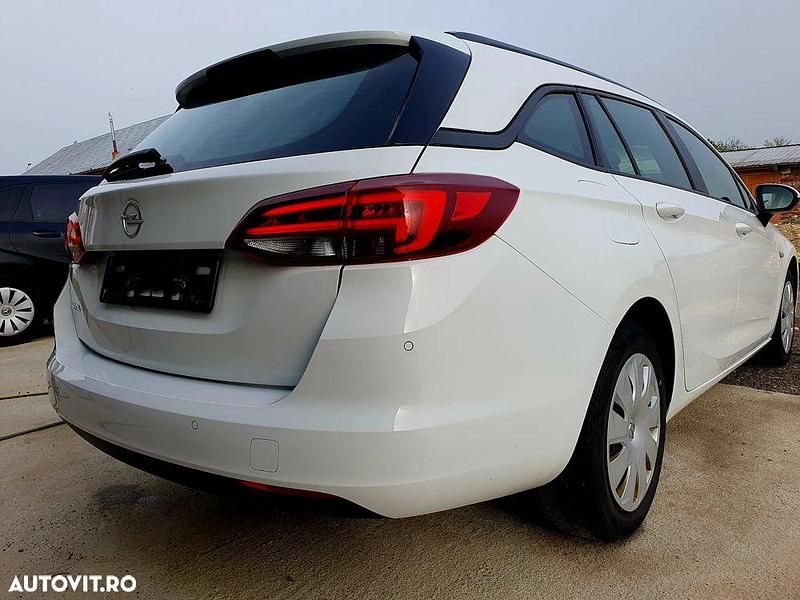 Second-hand Opel Astra Innovation 110 CP (80 kW) 2019 Culoarealb Break