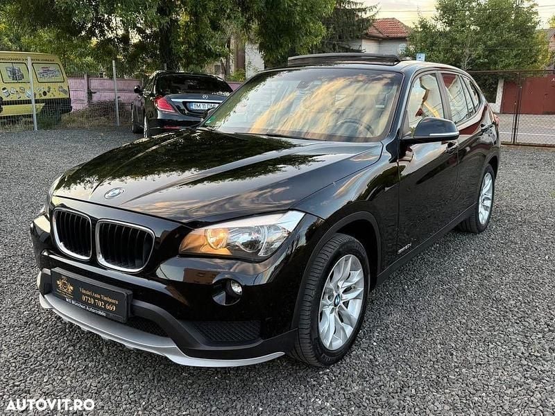 Culoarenegru Utilizat 2015 BMW X1 xLine SUV | 9.990 EUR (Super Preț) - Imagine 1/4