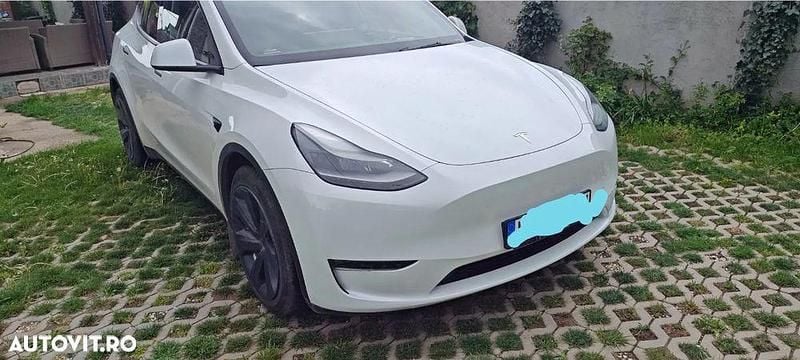 Second-hand Tesla Model Y Long Range AWD 258 kW (351 CP) 2023 Culoarealb SUV